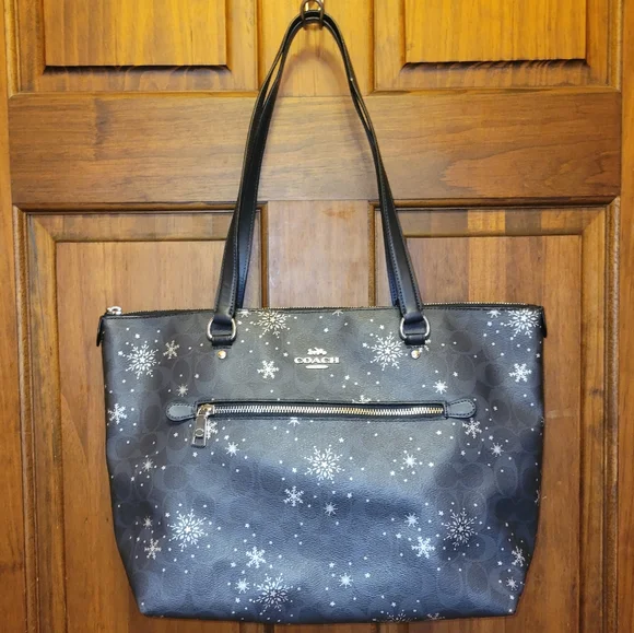 Coach purse with snowflakes sale